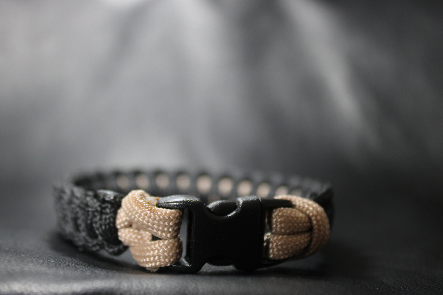 Bracelet en paracorde fin Noir et Beige