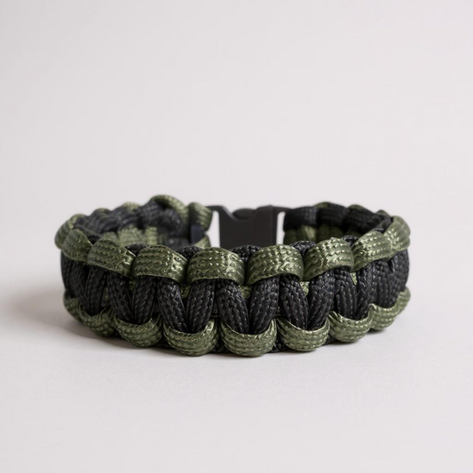 Bracelet en paracorde noir et vert fonce